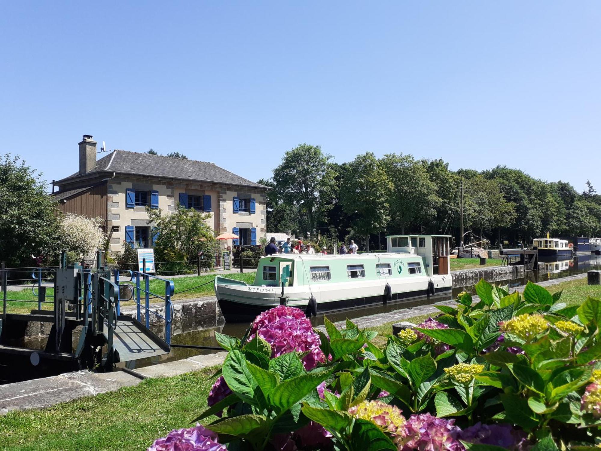 Ille Flottante, hébergements insolites sur le canal Hédé Extérieur photo